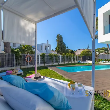 Villa, 180m To Sandy Villa