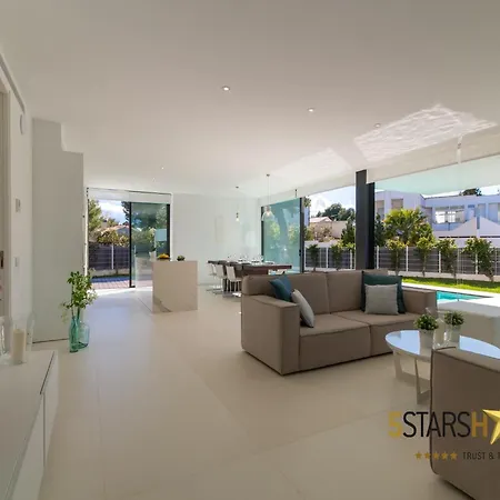 Villa Villa, 180m To Sandy *