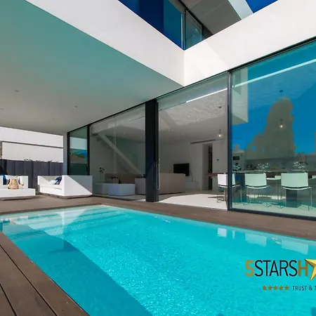 Villa, 180m To Sandy *