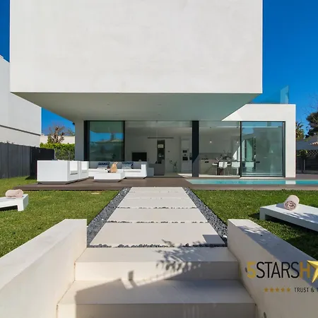 Villa, 180m To Sandy Villa